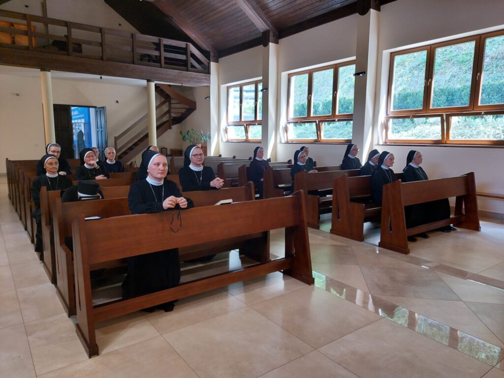 KAPITUŁA GENERALNA ZGROMADZENIA Z życia Zgromadzenia