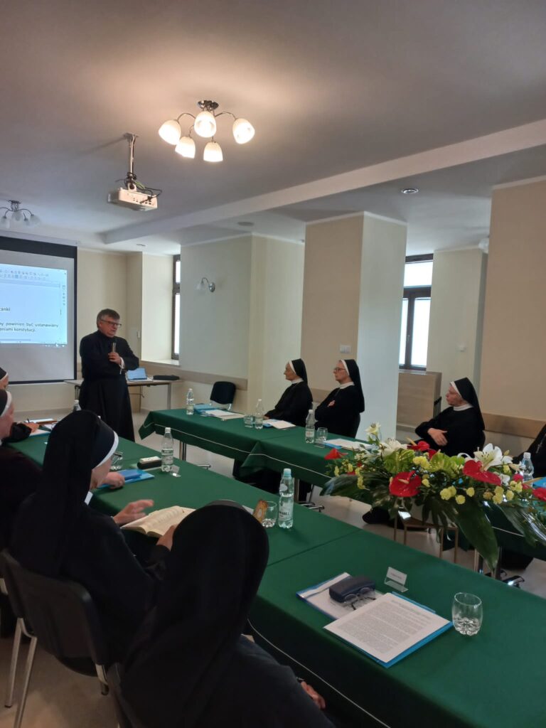 KAPITUŁA GENERALNA ZGROMADZENIA Z życia Zgromadzenia