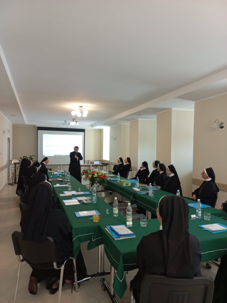 KAPITUŁA GENERALNA ZGROMADZENIA Z życia Zgromadzenia