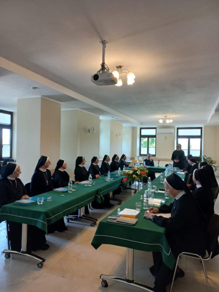 KAPITUŁA GENERALNA ZGROMADZENIA Z życia Zgromadzenia