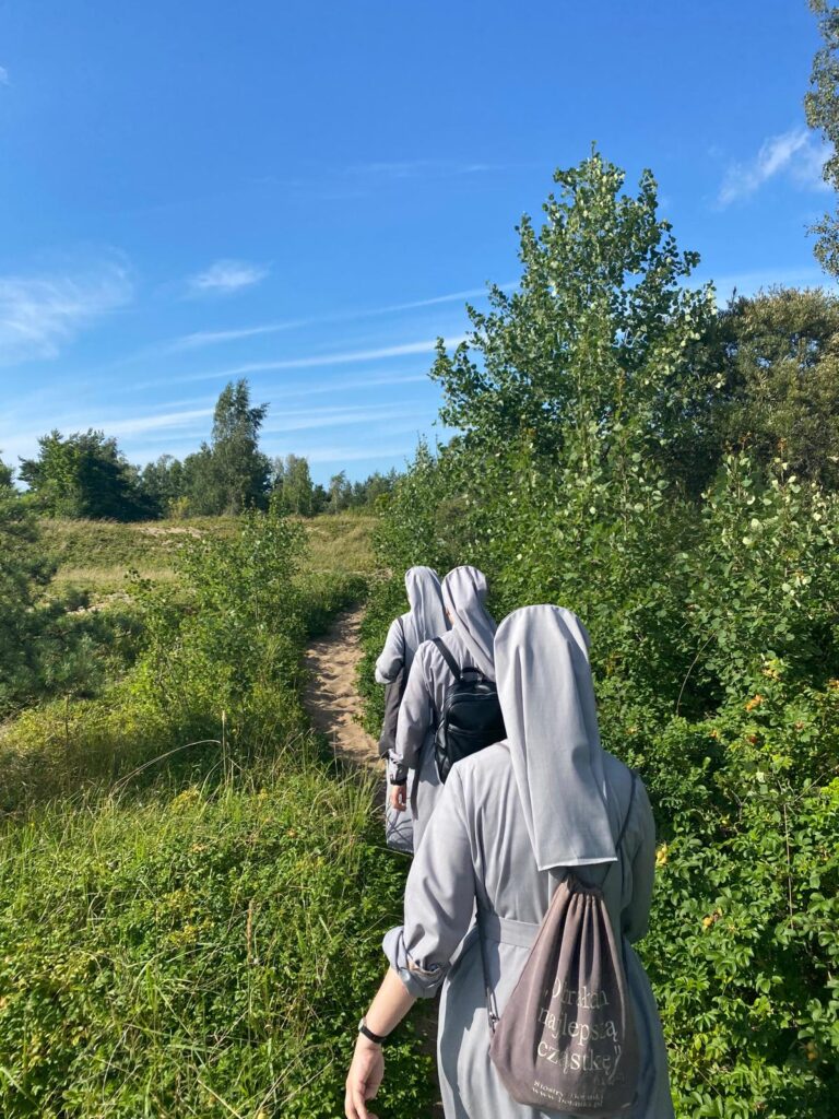 LETNI ZJAZD SIÓSTR JUNIORYSTEK Juniorat LETNI ZJAZD SIÓSTR JUNIORYSTEK Juniorat