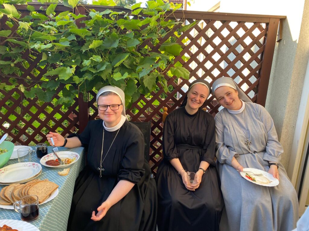 LETNI ZJAZD SIÓSTR JUNIORYSTEK Juniorat LETNI ZJAZD SIÓSTR JUNIORYSTEK Juniorat