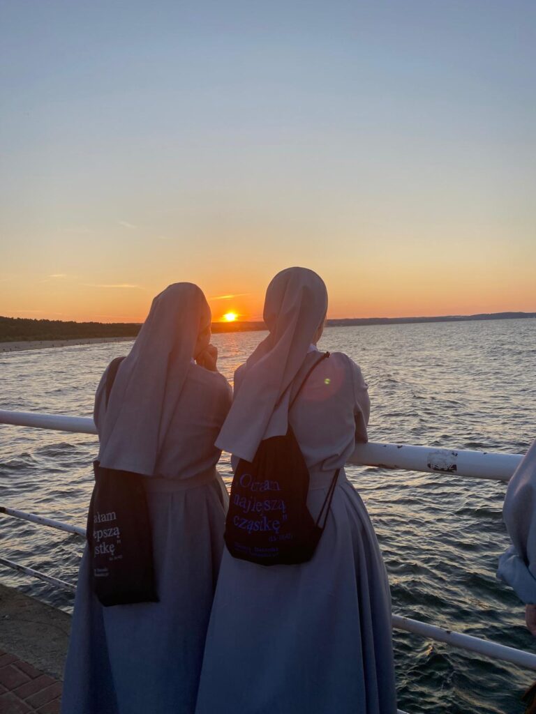 LETNI ZJAZD SIÓSTR JUNIORYSTEK Juniorat LETNI ZJAZD SIÓSTR JUNIORYSTEK Juniorat