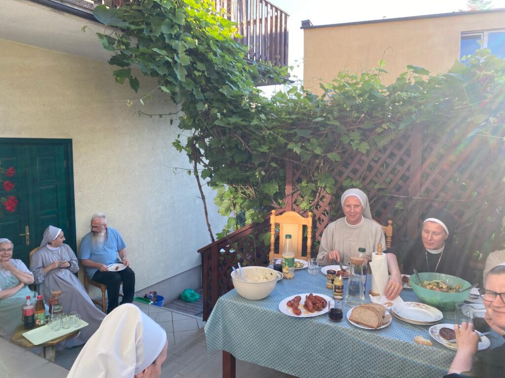 LETNI ZJAZD SIÓSTR JUNIORYSTEK Juniorat LETNI ZJAZD SIÓSTR JUNIORYSTEK Juniorat