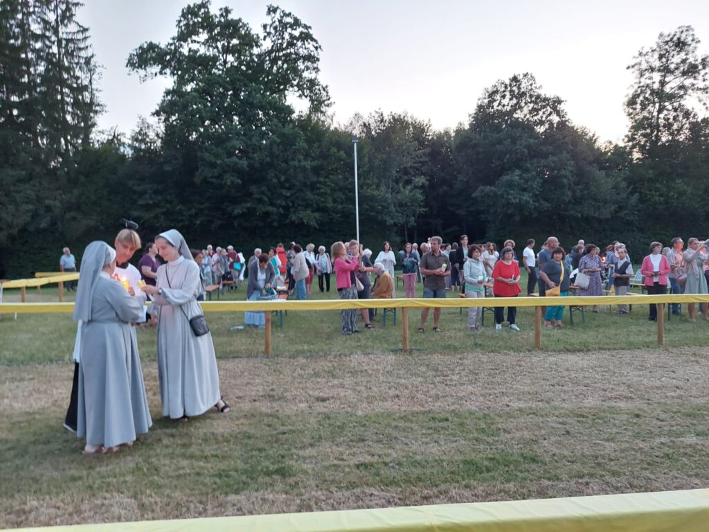 WIELKI DZIEŃ MODLITWY Apostolstwo Sióstr WIELKI DZIEŃ MODLITWY Apostolstwo Sióstr