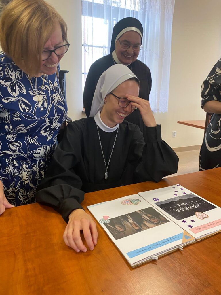 OBŁÓCZYNY S. DOROTY Z życia Zgromadzenia OBŁÓCZYNY S. DOROTY Z życia Zgromadzenia