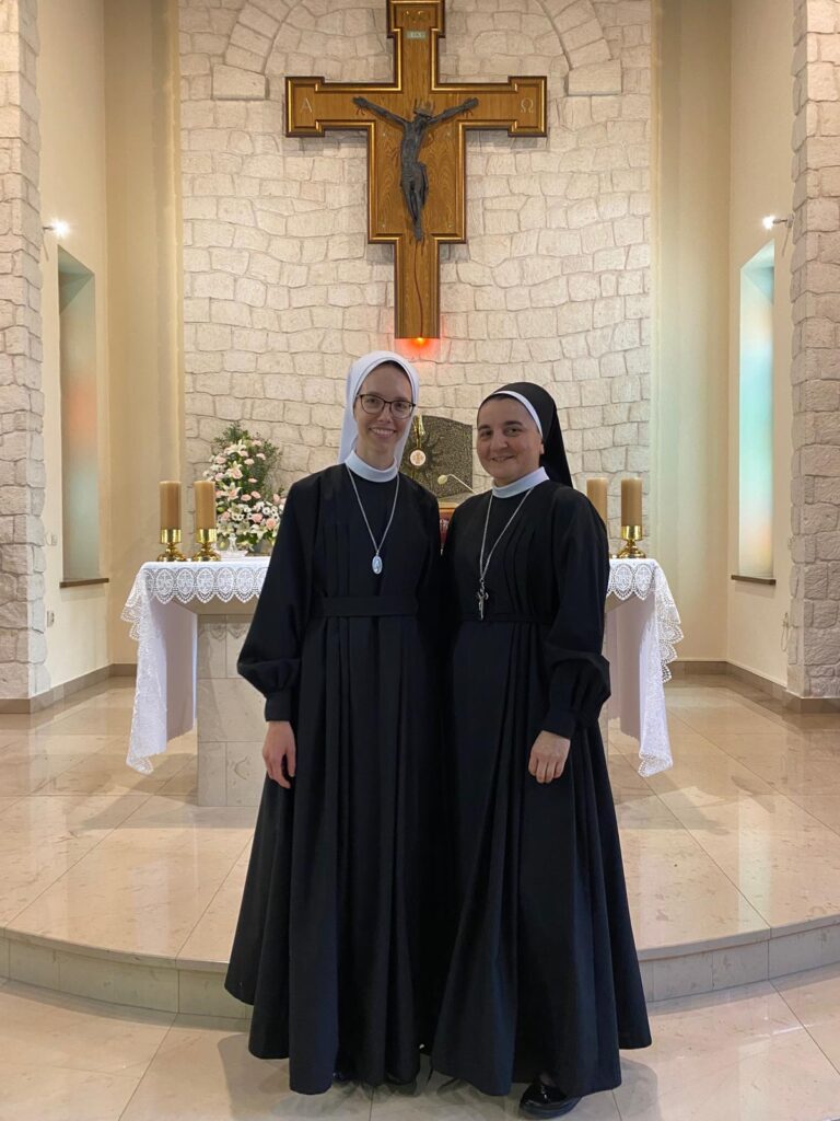 OBŁÓCZYNY S. DOROTY Z życia Zgromadzenia OBŁÓCZYNY S. DOROTY Z życia Zgromadzenia