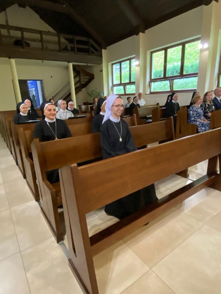 OBŁÓCZYNY S. DOROTY Z życia Zgromadzenia OBŁÓCZYNY S. DOROTY Z życia Zgromadzenia