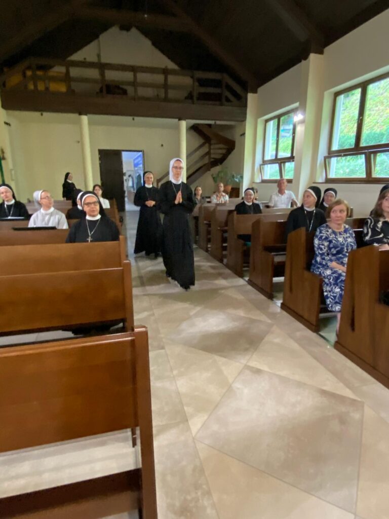 OBŁÓCZYNY S. DOROTY Z życia Zgromadzenia OBŁÓCZYNY S. DOROTY Z życia Zgromadzenia