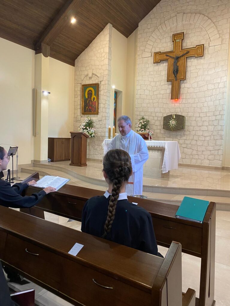 WSTĄPIENIE DO NOWICJATU Z życia Zgromadzenia