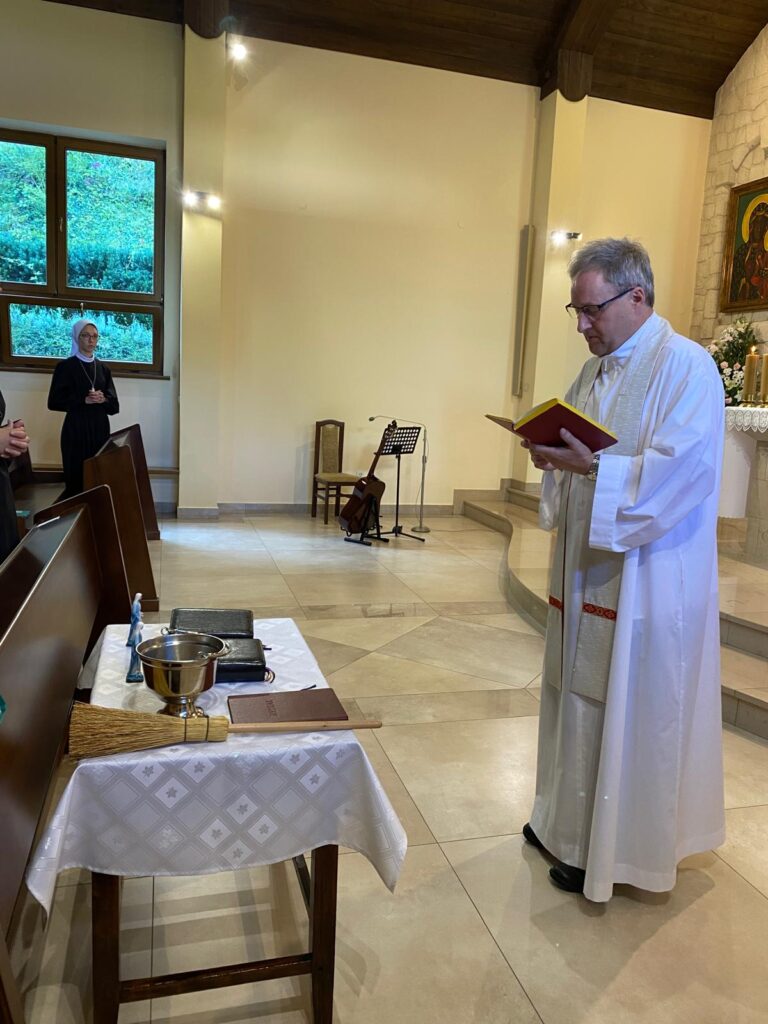 WSTĄPIENIE DO NOWICJATU Z życia Zgromadzenia