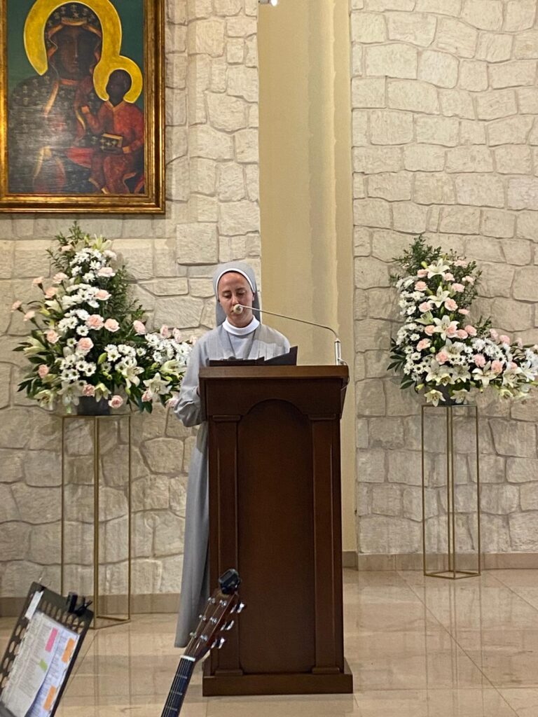 WSTĄPIENIE DO NOWICJATU Z życia Zgromadzenia