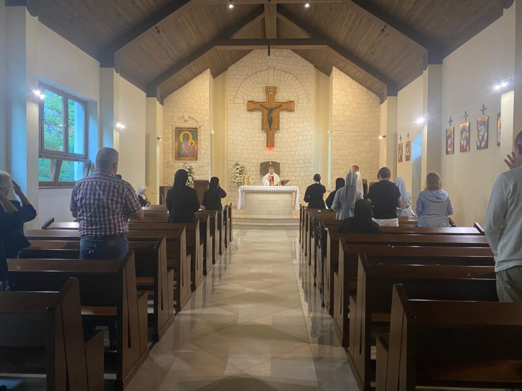 WSTĄPIENIE DO NOWICJATU Z życia Zgromadzenia