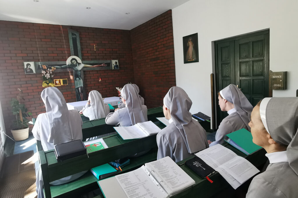 LETNI ZJAZD SIÓSTR JUNIORYSTEK Juniorat LETNI ZJAZD SIÓSTR JUNIORYSTEK Juniorat