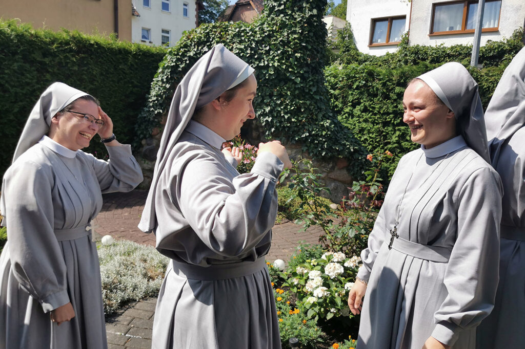 LETNI ZJAZD SIÓSTR JUNIORYSTEK Juniorat LETNI ZJAZD SIÓSTR JUNIORYSTEK Juniorat
