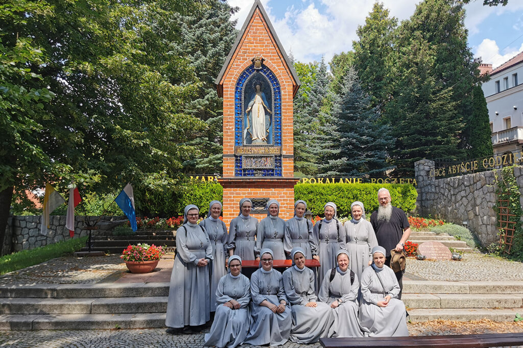 LETNI ZJAZD SIÓSTR JUNIORYSTEK Juniorat LETNI ZJAZD SIÓSTR JUNIORYSTEK Juniorat
