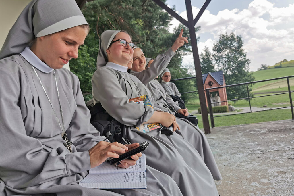 LETNI ZJAZD SIÓSTR JUNIORYSTEK Juniorat LETNI ZJAZD SIÓSTR JUNIORYSTEK Juniorat
