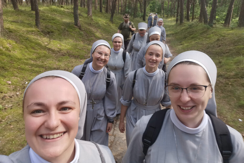 LETNI ZJAZD SIÓSTR JUNIORYSTEK Juniorat LETNI ZJAZD SIÓSTR JUNIORYSTEK Juniorat
