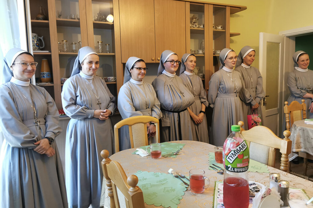 LETNI ZJAZD SIÓSTR JUNIORYSTEK Juniorat LETNI ZJAZD SIÓSTR JUNIORYSTEK Juniorat