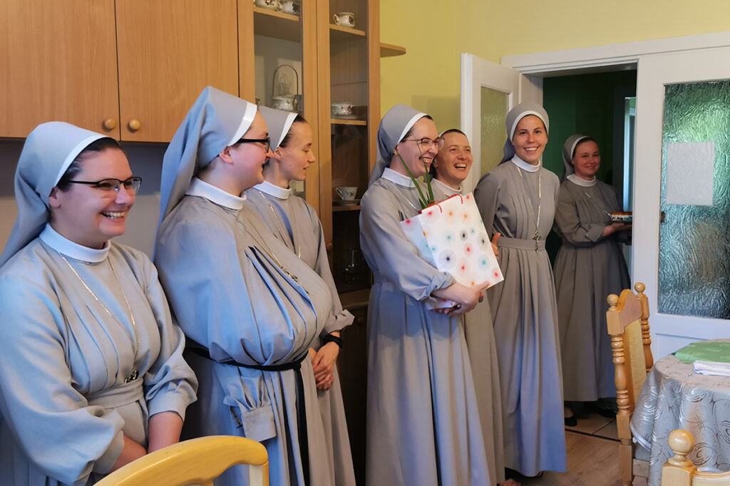 LETNI ZJAZD SIÓSTR JUNIORYSTEK Juniorat LETNI ZJAZD SIÓSTR JUNIORYSTEK Juniorat