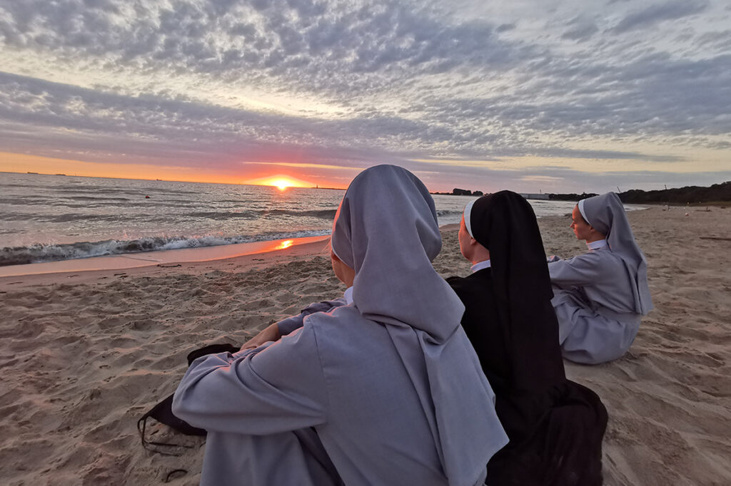 LETNI ZJAZD SIÓSTR JUNIORYSTEK Juniorat LETNI ZJAZD SIÓSTR JUNIORYSTEK Juniorat