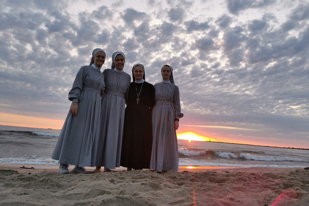 LETNI ZJAZD SIÓSTR JUNIORYSTEK Juniorat LETNI ZJAZD SIÓSTR JUNIORYSTEK Juniorat