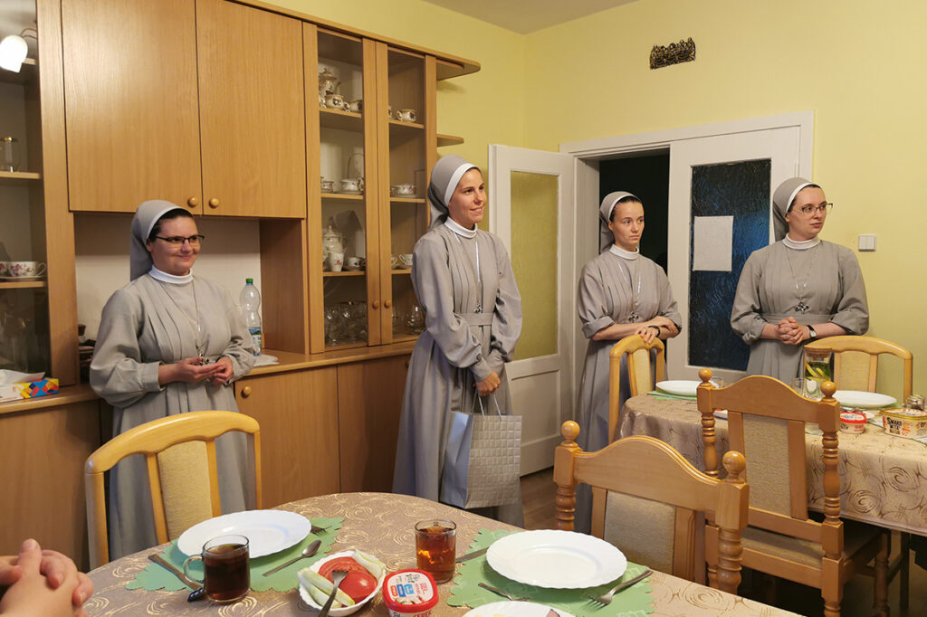 LETNI ZJAZD SIÓSTR JUNIORYSTEK Juniorat LETNI ZJAZD SIÓSTR JUNIORYSTEK Juniorat