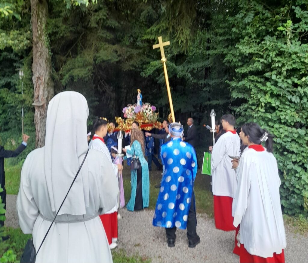 PIELGRZYMKA WIETNAMCZYKÓW W MARIENFRIED Apostolstwo Sióstr PIELGRZYMKA WIETNAMCZYKÓW W MARIENFRIED Apostolstwo Sióstr