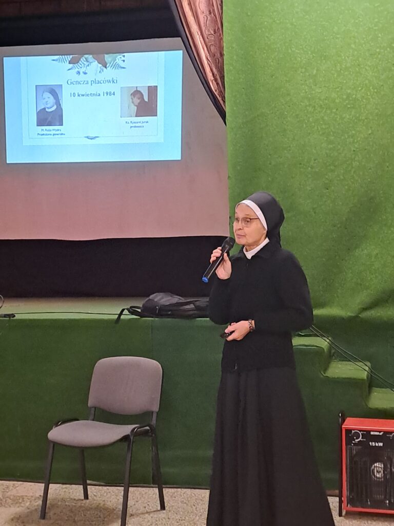 40LECIE PARAFII ŚWIĘTEJ RODZINY W LUBLINIE Apostolstwo Sióstr 40LECIE PARAFII ŚWIĘTEJ RODZINY W LUBLINIE Apostolstwo Sióstr