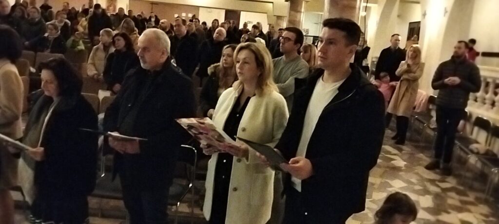 RÓŻA RÓŻAŃCOWA RODZICÓW Apostolstwo Sióstr RÓŻA RÓŻAŃCOWA RODZICÓW Apostolstwo Sióstr