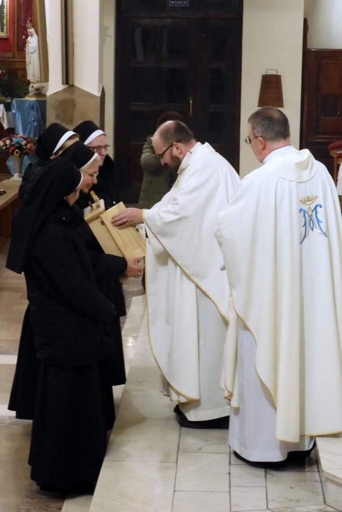 REKOLEKCJE MARYJNE U ŚW. ANTONIEGO Apostolstwo Sióstr REKOLEKCJE MARYJNE U ŚW. ANTONIEGO Apostolstwo Sióstr