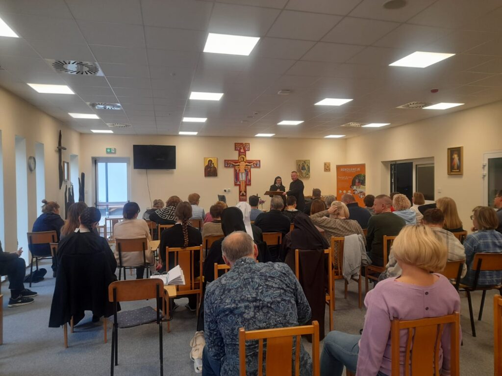 DEKALOG W ŚWIETLE EWANGELII Apostolstwo Sióstr DEKALOG W ŚWIETLE EWANGELII Apostolstwo Sióstr