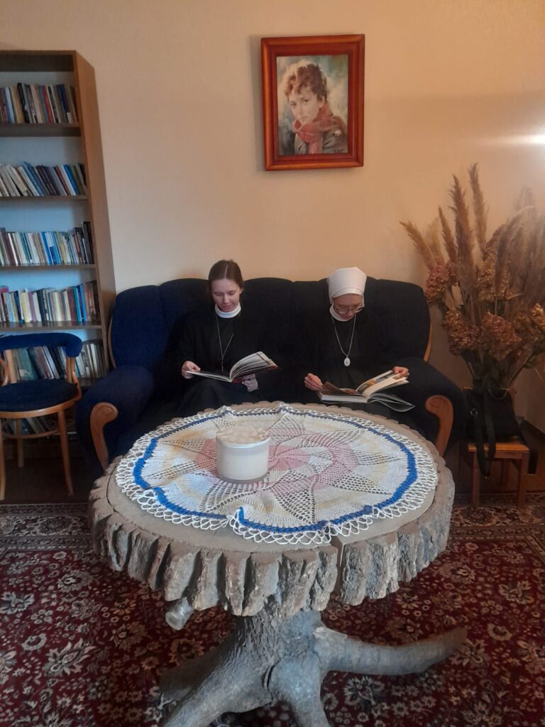 DEKALOG W ŚWIETLE EWANGELII Apostolstwo Sióstr DEKALOG W ŚWIETLE EWANGELII Apostolstwo Sióstr