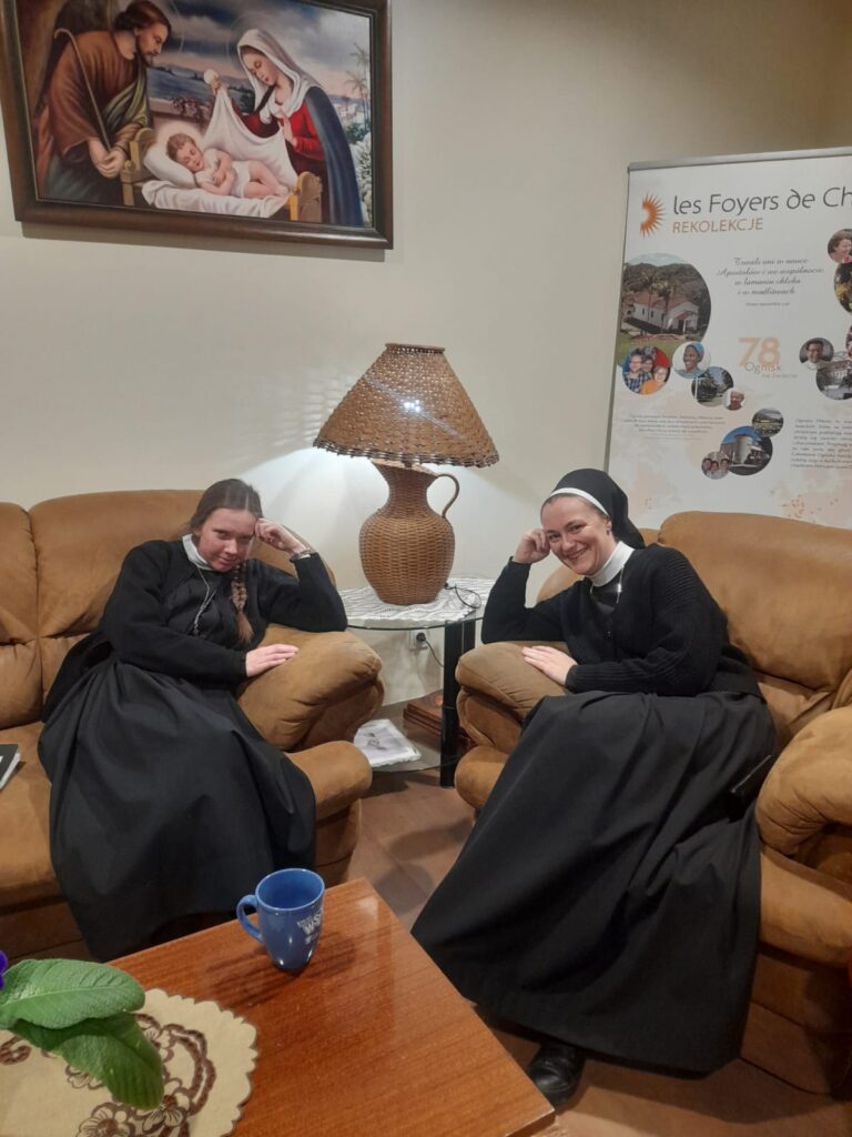 DEKALOG W ŚWIETLE EWANGELII Apostolstwo Sióstr DEKALOG W ŚWIETLE EWANGELII Apostolstwo Sióstr