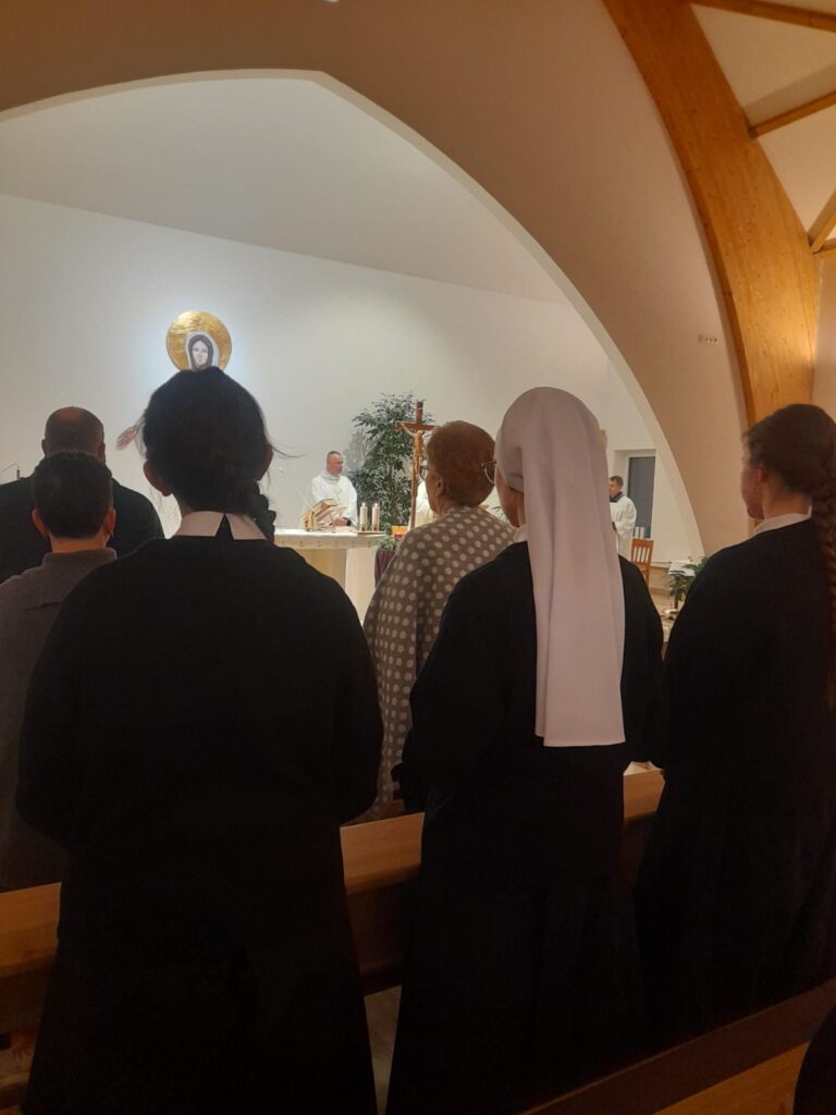 DEKALOG W ŚWIETLE EWANGELII Apostolstwo Sióstr DEKALOG W ŚWIETLE EWANGELII Apostolstwo Sióstr