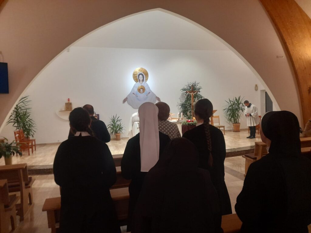 DEKALOG W ŚWIETLE EWANGELII Apostolstwo Sióstr DEKALOG W ŚWIETLE EWANGELII Apostolstwo Sióstr