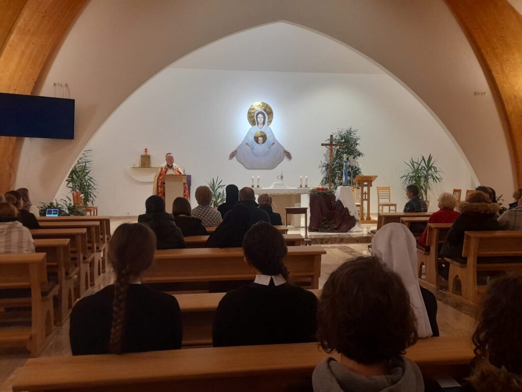 DEKALOG W ŚWIETLE EWANGELII Apostolstwo Sióstr DEKALOG W ŚWIETLE EWANGELII Apostolstwo Sióstr