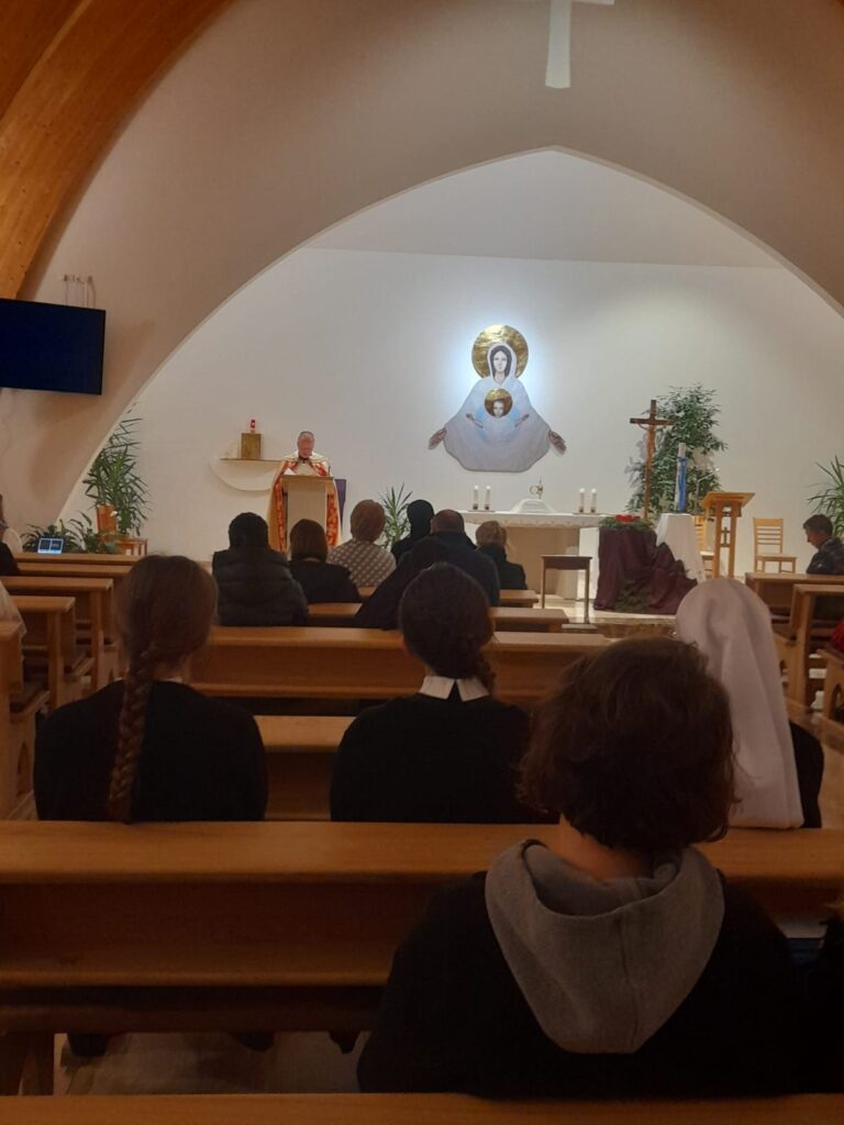 DEKALOG W ŚWIETLE EWANGELII Apostolstwo Sióstr DEKALOG W ŚWIETLE EWANGELII Apostolstwo Sióstr