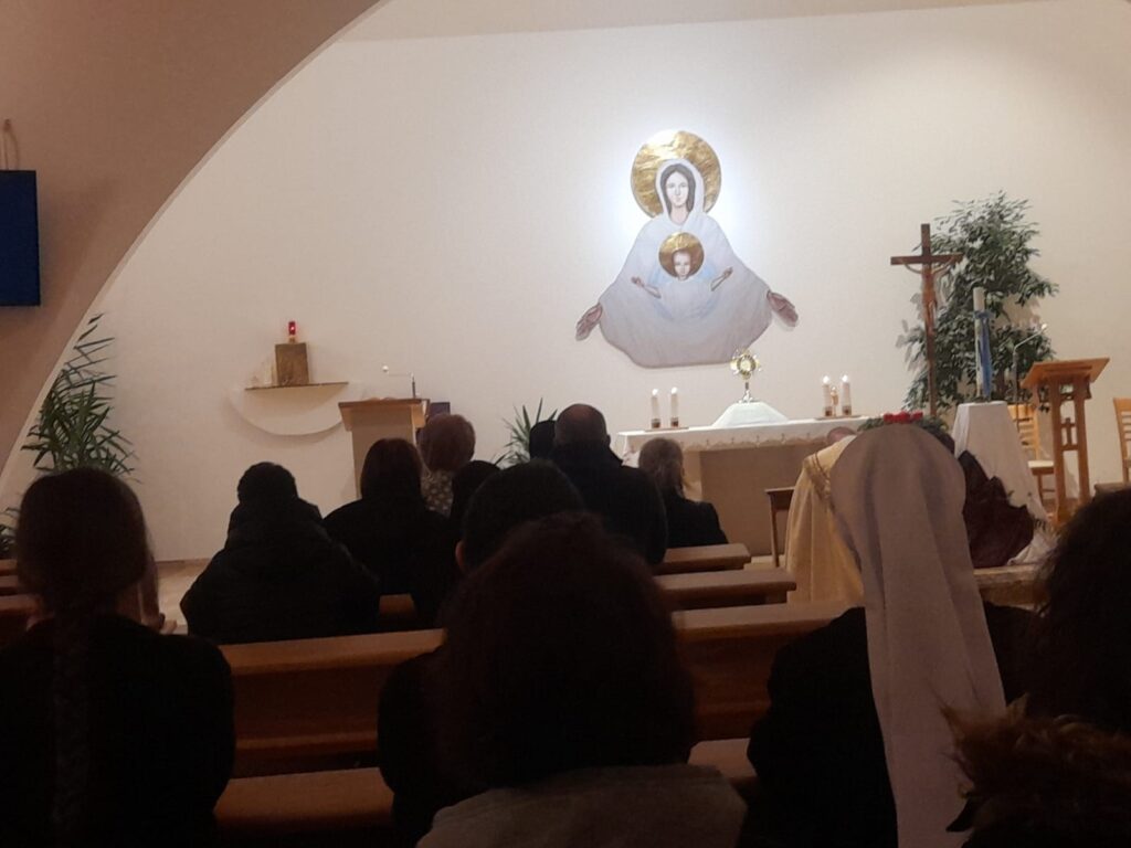 DEKALOG W ŚWIETLE EWANGELII Apostolstwo Sióstr DEKALOG W ŚWIETLE EWANGELII Apostolstwo Sióstr