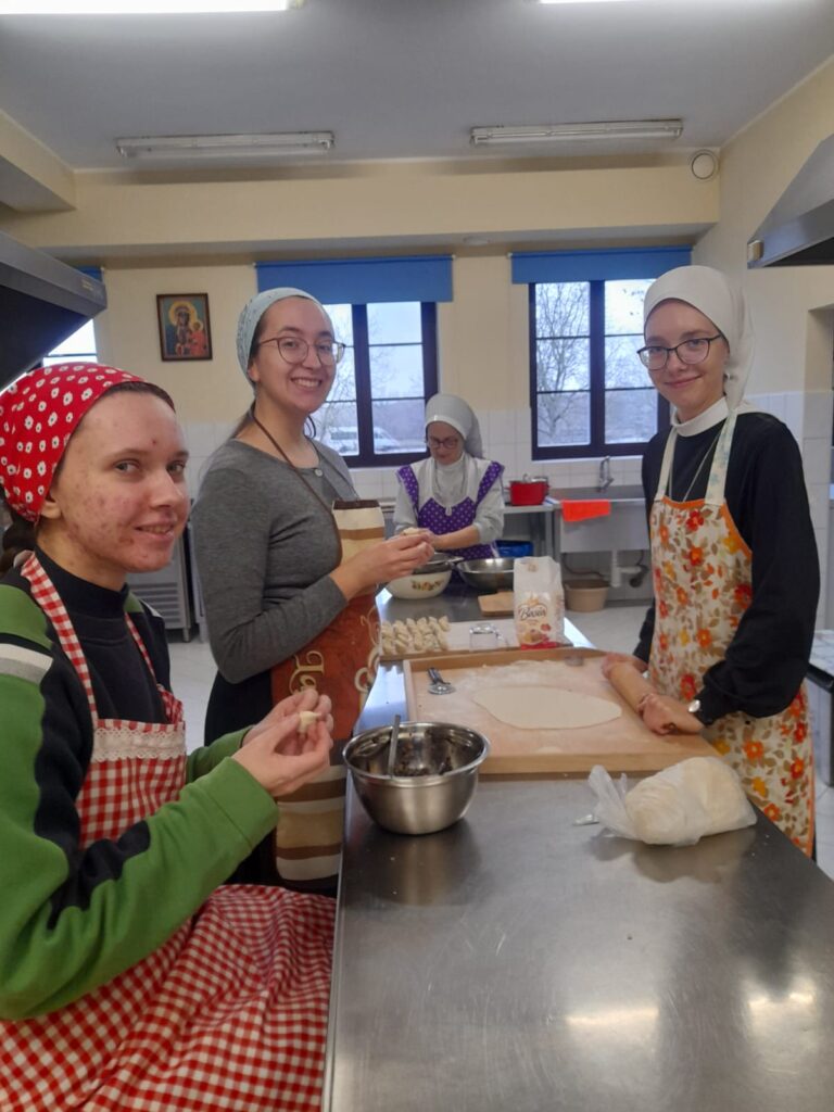 WYPIEKANIE PIERNIKÓW Życie postulatu i nowicjatu