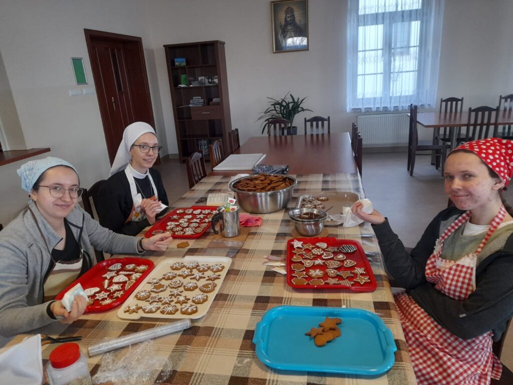 WYPIEKANIE PIERNIKÓW Życie postulatu i nowicjatu