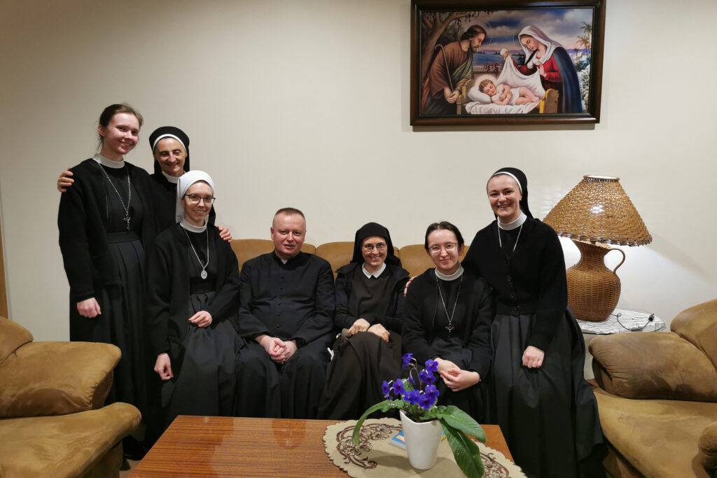 DEKALOG W ŚWIETLE EWANGELII Apostolstwo Sióstr DEKALOG W ŚWIETLE EWANGELII Apostolstwo Sióstr