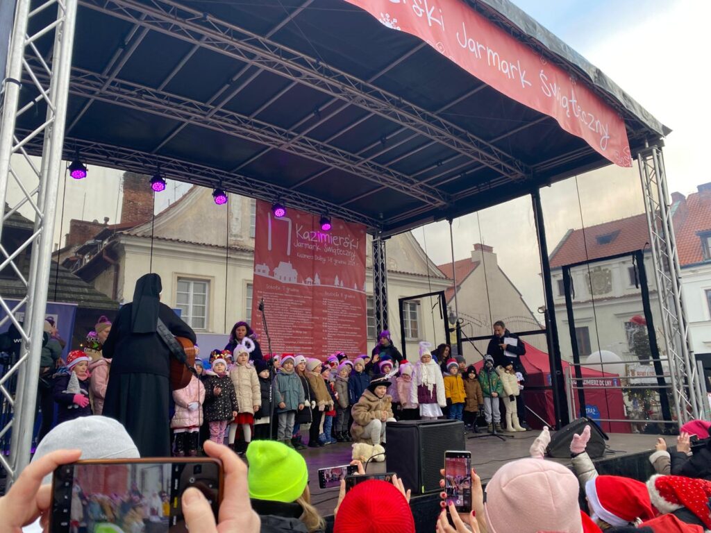 KAZIMIERSKI JARMARK ŚWIĄTECZNY Apostolstwo Sióstr