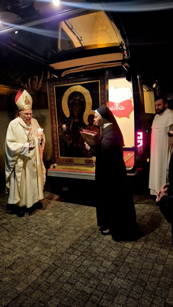 NAWIEDZENIE MATKI BOŻEJ Z życia Zgromadzenia NAWIEDZENIE MATKI BOŻEJ