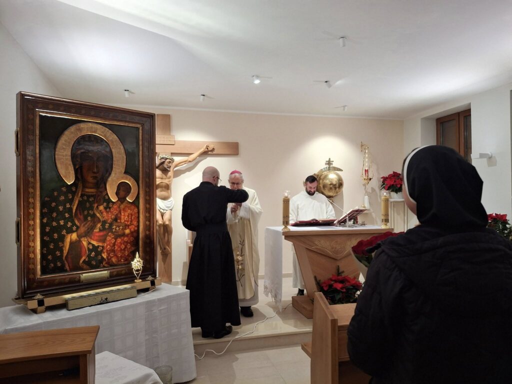 NAWIEDZENIE MATKI BOŻEJ Z życia Zgromadzenia NAWIEDZENIE MATKI BOŻEJ Z życia Zgromadzenia