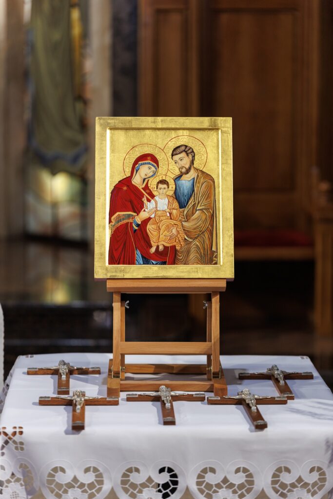 PEREGRYNACJA IKONY ŚWIĘTEJ RODZINY Z życia Zgromadzenia PEREGRYNACJA IKONY ŚWIĘTEJ RODZINY Z życia Zgromadzenia