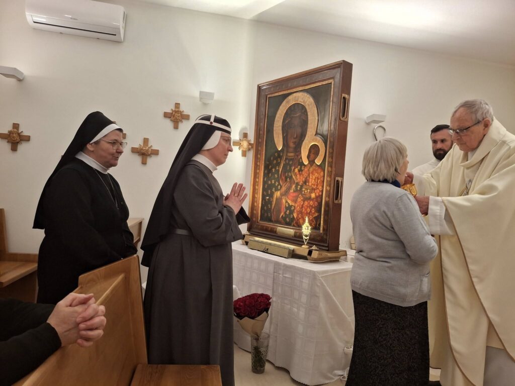 NAWIEDZENIE MATKI BOŻEJ Z życia Zgromadzenia NAWIEDZENIE MATKI BOŻEJ Z życia Zgromadzenia