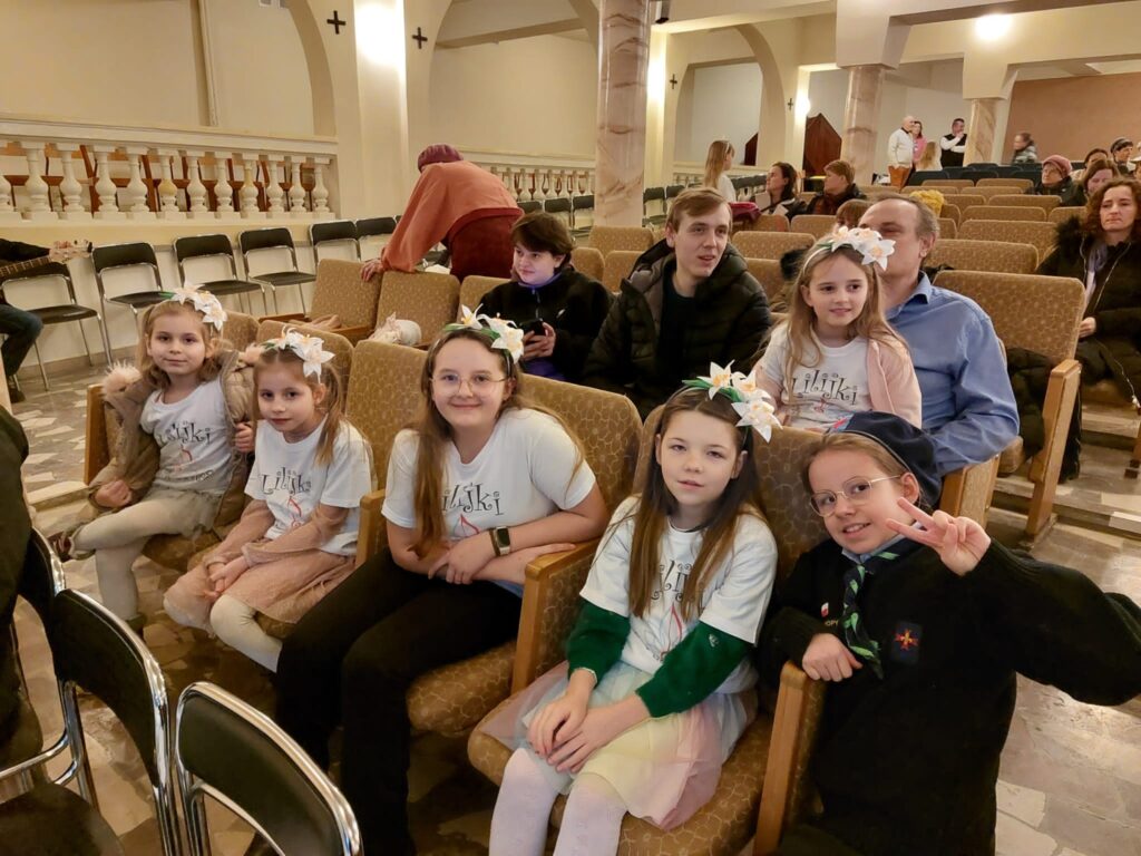 KOLĘDOWANIE PARAFIALNE Apostolstwo Sióstr KOLĘDOWANIE PARAFIALNE Apostolstwo Sióstr