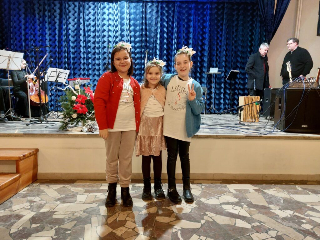 KOLĘDOWANIE PARAFIALNE Apostolstwo Sióstr KOLĘDOWANIE PARAFIALNE Apostolstwo Sióstr