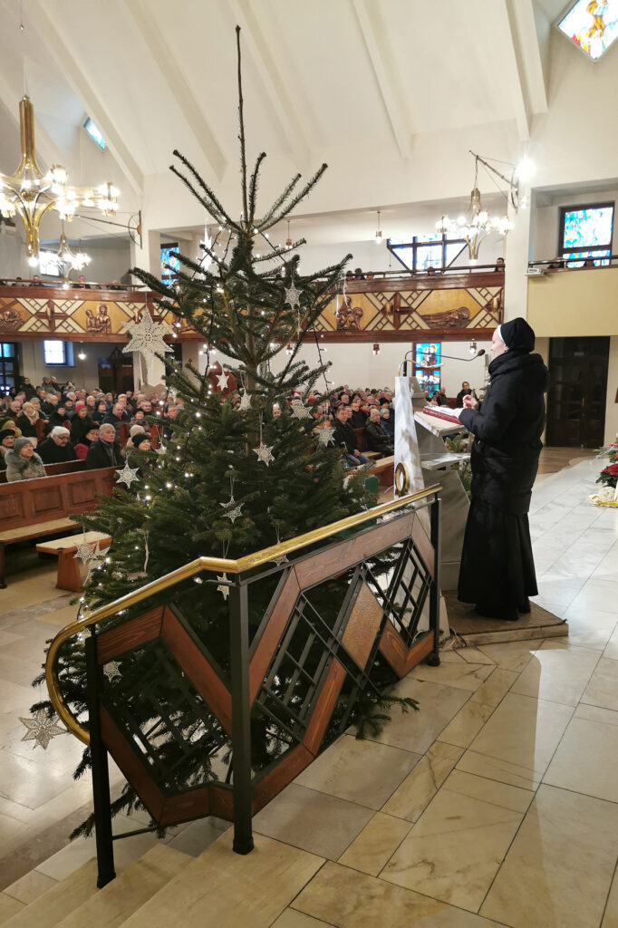 NIEDZIELA KAPŁAŃSKA W LUBLINIE Apostolstwo Sióstr NIEDZIELA KAPŁAŃSKA W LUBLINIE Apostolstwo Sióstr